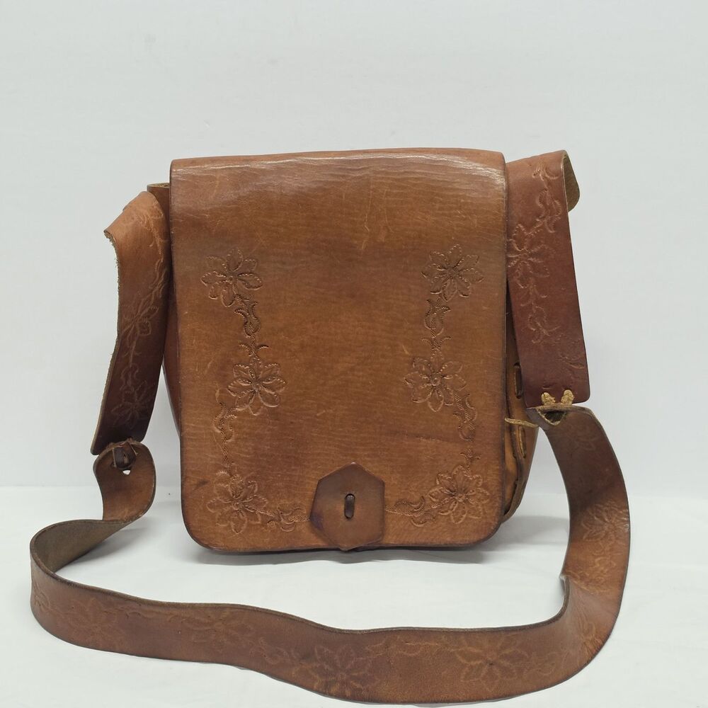 Vintage 70s Hand Tooled Tan Leather Crossbody Shoulder Bag Boho Hippie Woodstock